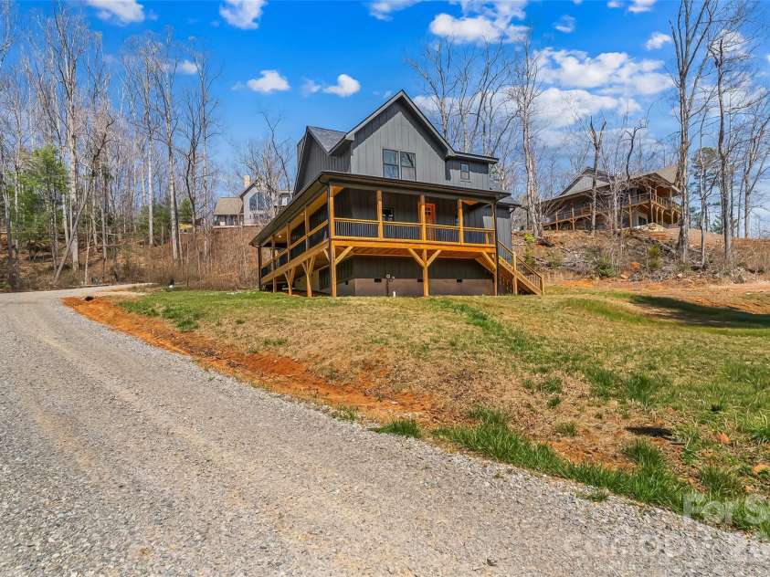 189 Clinchfield Gap Road, Marion, NC 28752.  MLS# CAR4362969, YatesRealty ID 6967. 