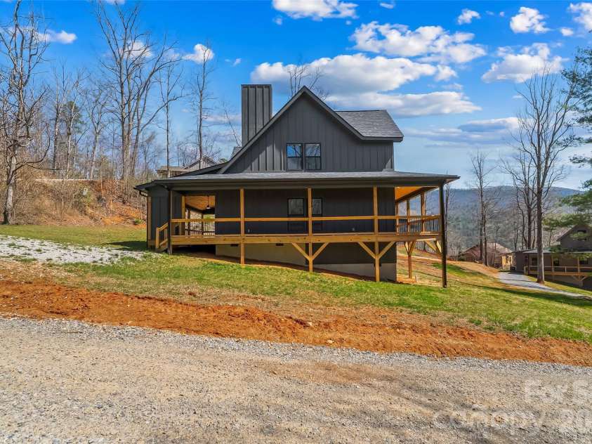 189 Clinchfield Gap Road, Marion, NC 28752.  MLS# CAR4362969, YatesRealty ID 6967. 