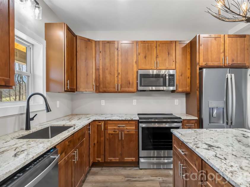 189 Clinchfield Gap Road, Marion, NC 28752.  MLS# CAR4362969, YatesRealty ID 6967. 