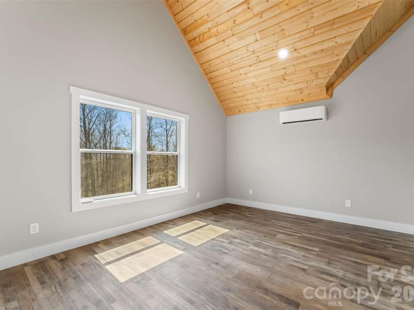 189 Clinchfield Gap Road, Marion, NC 28752.  MLS# CAR4362969, YatesRealty ID 6967. 