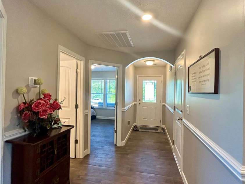 203 Thorn Creek Drive, Gaffney, SC 29341.  MLS# CAR4135530, YatesRealty ID 6967. Entry Hall