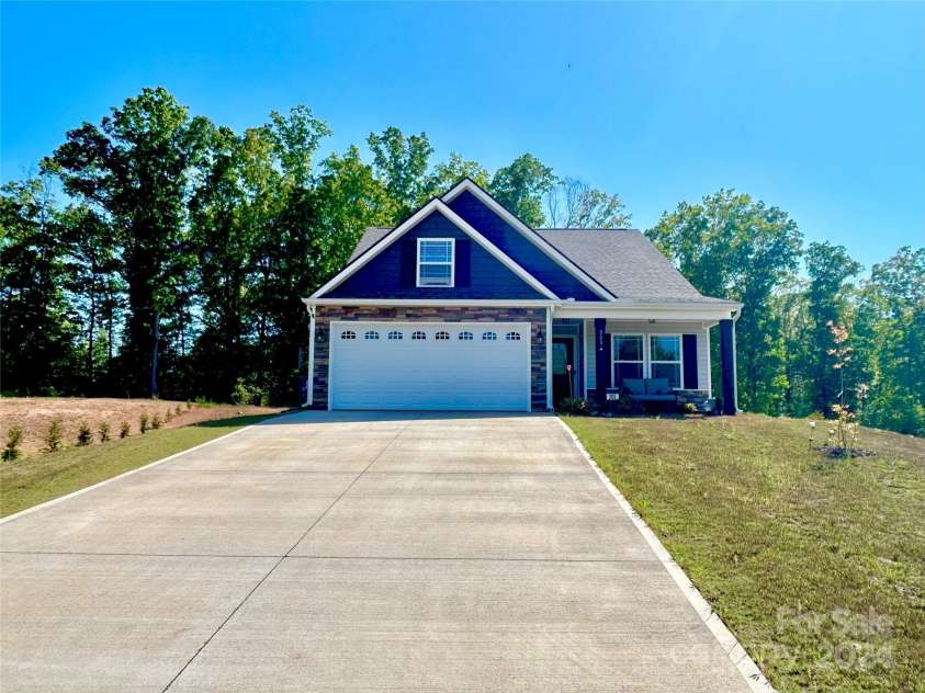 203 Thorn Creek Drive, Gaffney, SC 29341.  MLS# CAR4135530, YatesRealty ID 6967. Front View