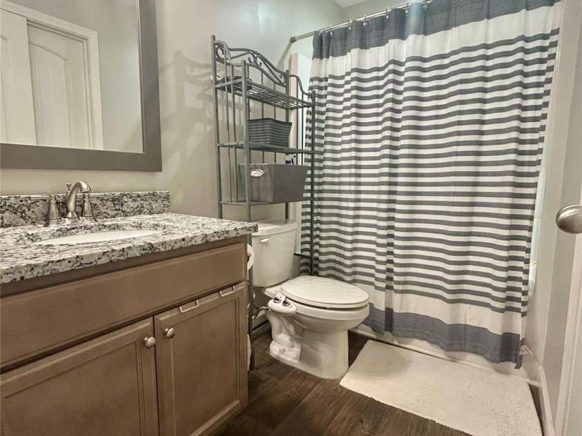 203 Thorn Creek Drive, Gaffney, SC 29341.  MLS# CAR4135530, YatesRealty ID 6967. Guest Bath