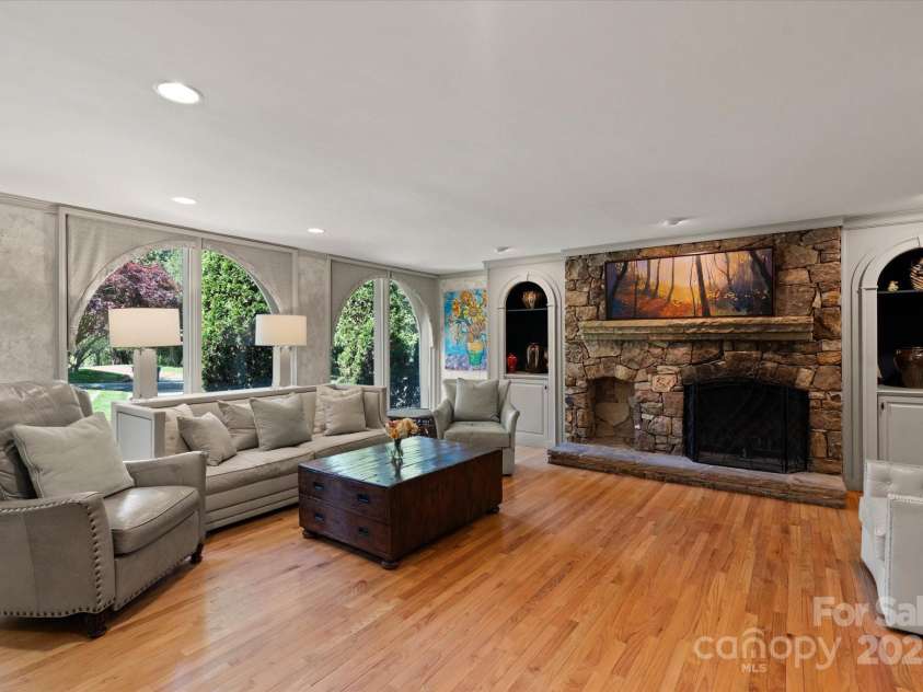 1816 5th Street, Hickory, NC 28601.  MLS# CAR4247002, YatesRealty ID 6969. 