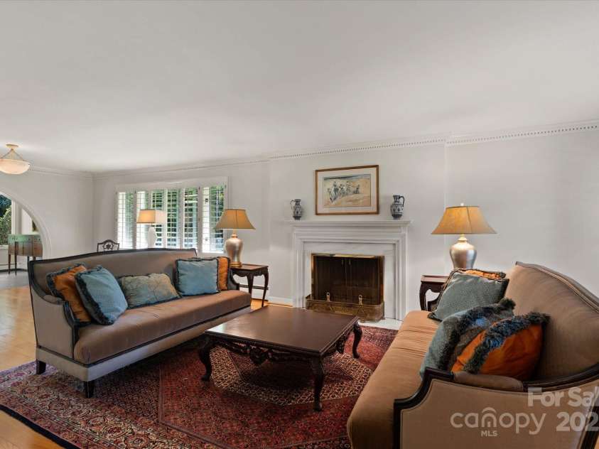 1816 5th Street, Hickory, NC 28601.  MLS# CAR4247002, YatesRealty ID 6969. 