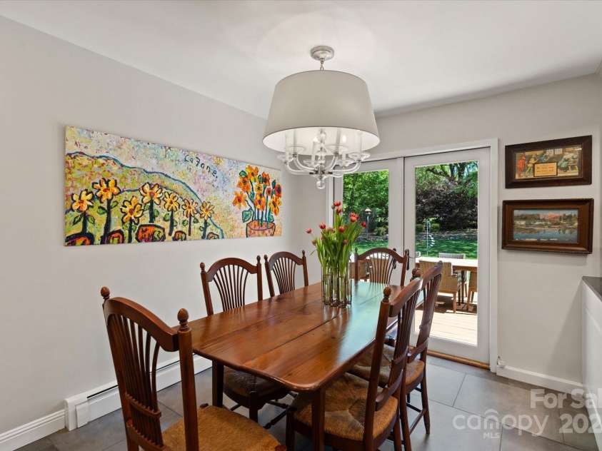 1816 5th Street, Hickory, NC 28601.  MLS# CAR4247002, YatesRealty ID 6969. 