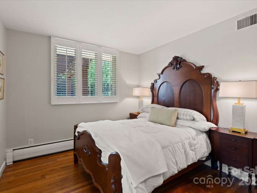 1816 5th Street, Hickory, NC 28601.  MLS# CAR4247002, YatesRealty ID 6969. 