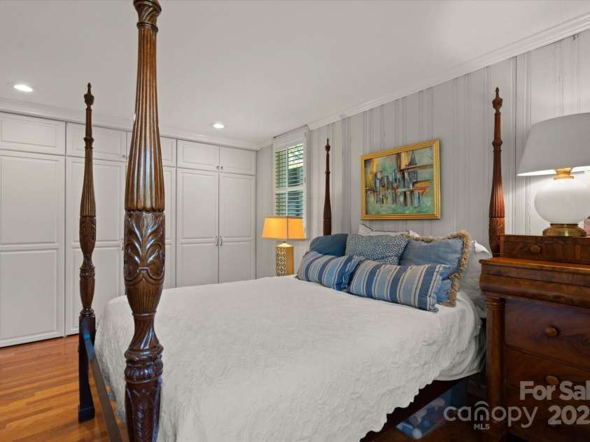 1816 5th Street, Hickory, NC 28601.  MLS# CAR4247002, YatesRealty ID 6969. 