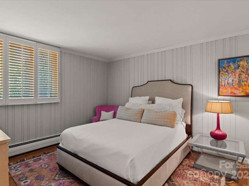 1816 5th Street, Hickory, NC 28601.  MLS# CAR4247002, YatesRealty ID 6969. 