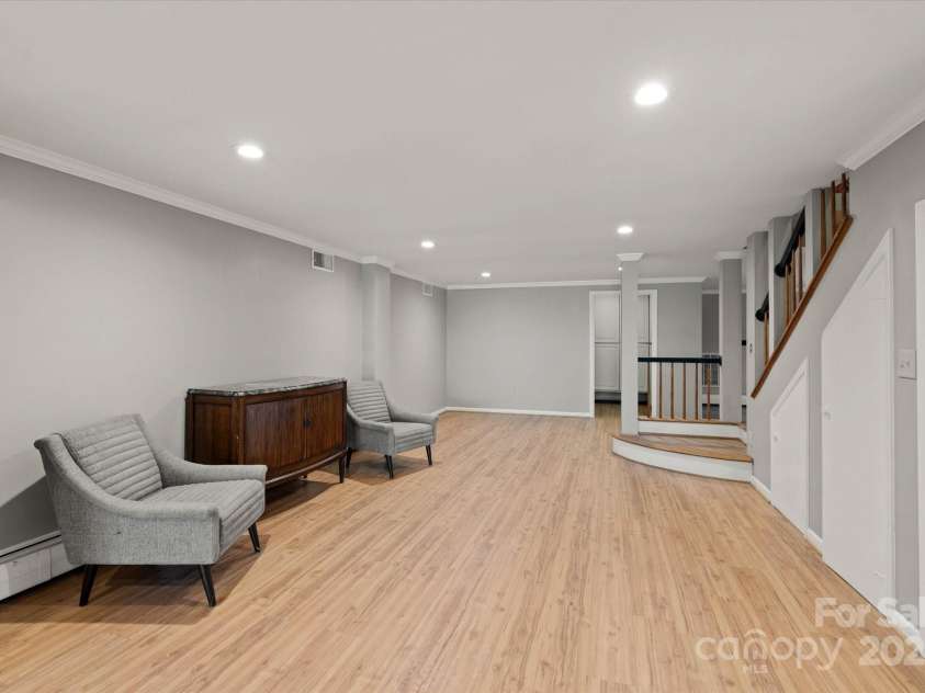 1816 5th Street, Hickory, NC 28601.  MLS# CAR4247002, YatesRealty ID 6969. 