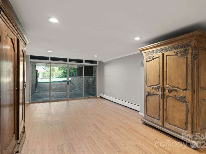 1816 5th Street, Hickory, NC 28601.  MLS# CAR4247002, YatesRealty ID 6969. 