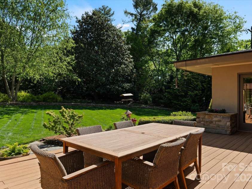 1816 5th Street, Hickory, NC 28601.  MLS# CAR4247002, YatesRealty ID 6969. 