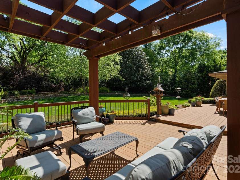 1816 5th Street, Hickory, NC 28601.  MLS# CAR4247002, YatesRealty ID 6969. 