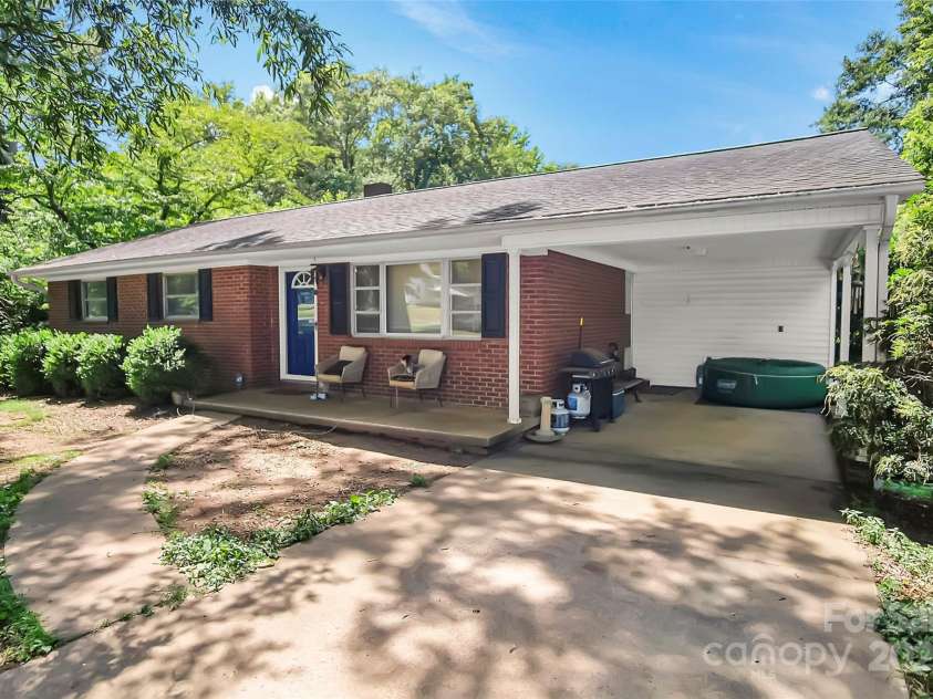 113 Academy Street, Mooresboro, NC 28114.  MLS# CAR4274281, YatesRealty ID 697. 