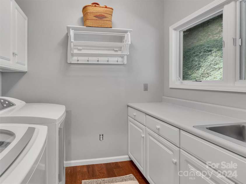 2525 Eagles Nest Road, Waynesville, NC 28786.  MLS# CAR4167928, YatesRealty ID 697. Laundry Room
