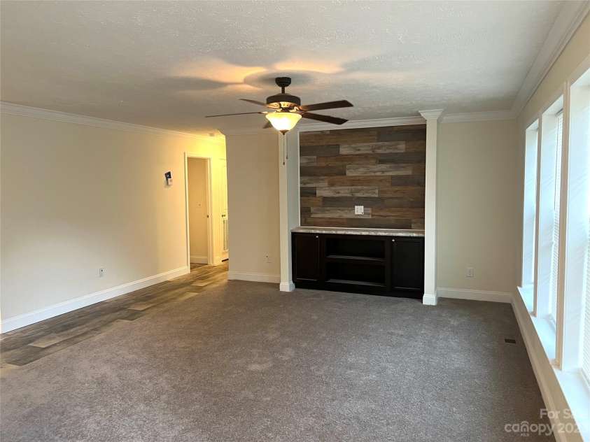 5716 Dalmatian Street, Iron Station, NC 28080.  MLS# CAR4024125, YatesRealty ID 697. Great Room