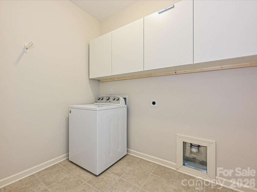 2004 Rockbrook Lane, Belmont, NC 28012.  MLS# CAR4355401, YatesRealty ID 6972. Spacious Laundry Room