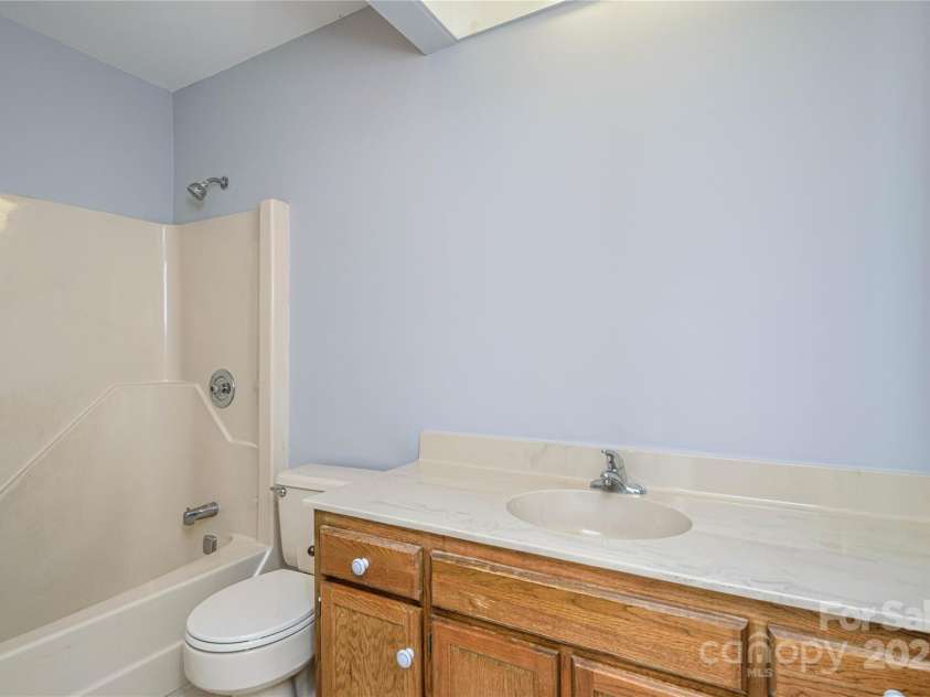 760 Britton Creek Drive, Hendersonville, NC 28791.  MLS# CAR4205803, YatesRealty ID 6972. Primary Bathroom