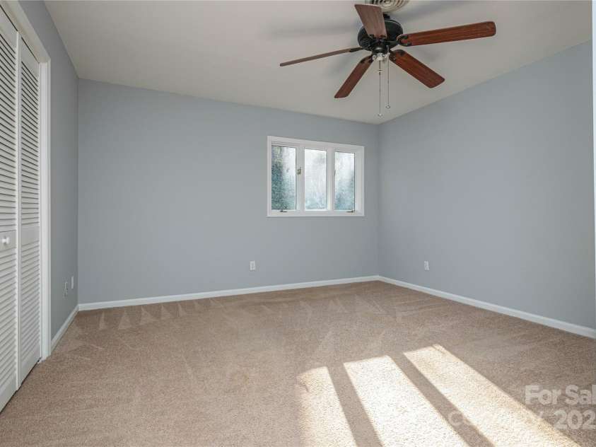 760 Britton Creek Drive, Hendersonville, NC 28791.  MLS# CAR4205803, YatesRealty ID 6972. Primary Bedroom