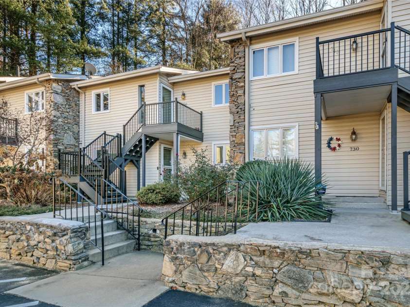 760 Britton Creek Drive, Hendersonville, NC 28791.  MLS# CAR4205803, YatesRealty ID 6972. Upstairs Unit