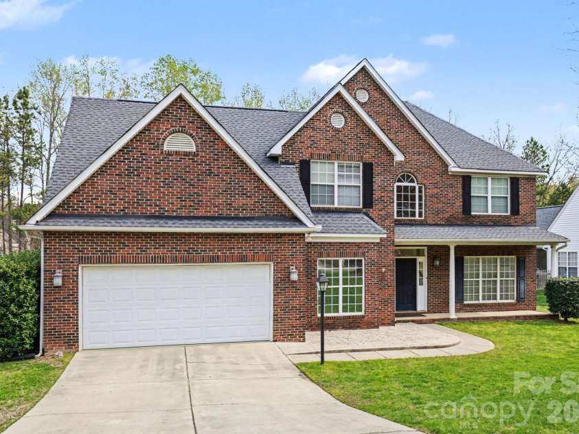 1941 Wilrose Place, Matthews, NC 28105.  MLS# CAR4326473, YatesRealty ID 6973. 