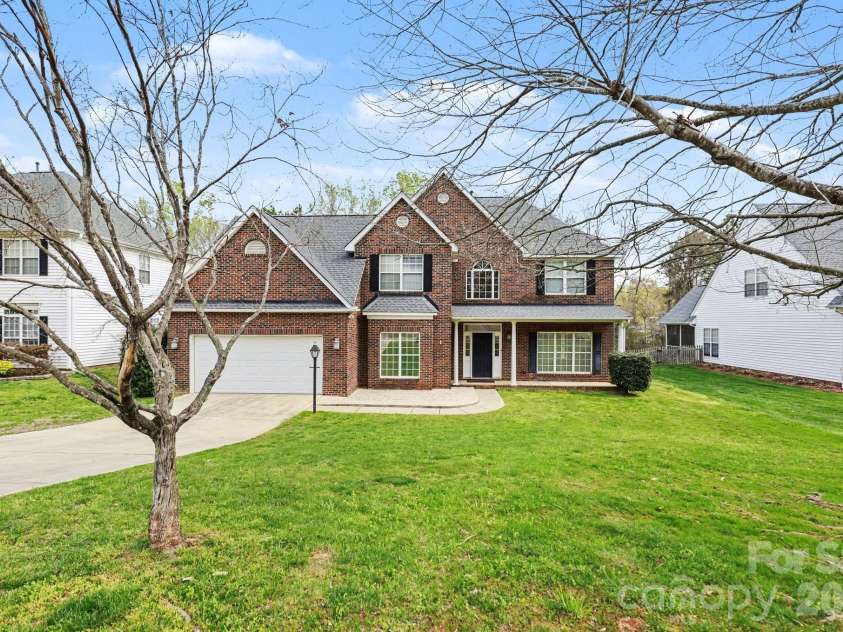 1941 Wilrose Place, Matthews, NC 28105.  MLS# CAR4326473, YatesRealty ID 6973. 