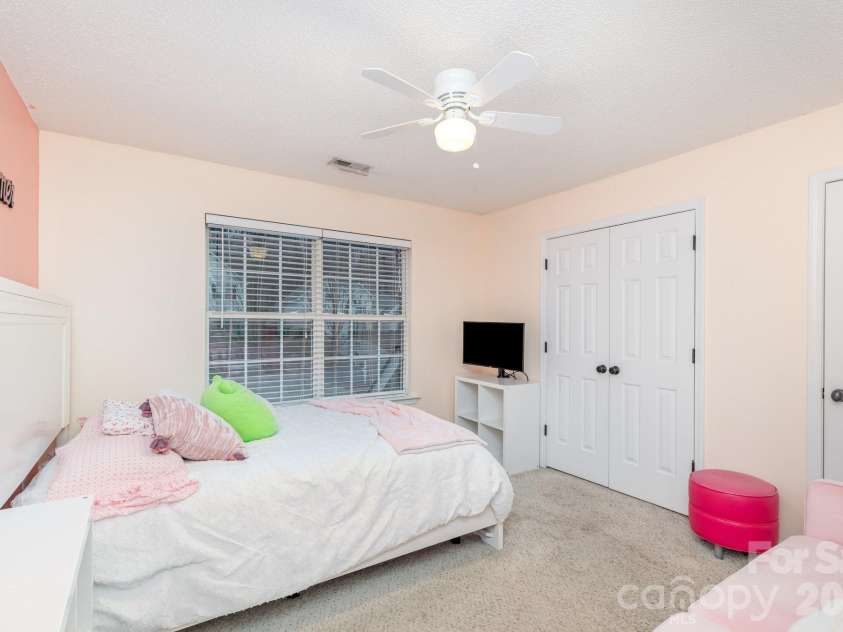 1941 Wilrose Place, Matthews, NC 28105.  MLS# CAR4326473, YatesRealty ID 6973. 
