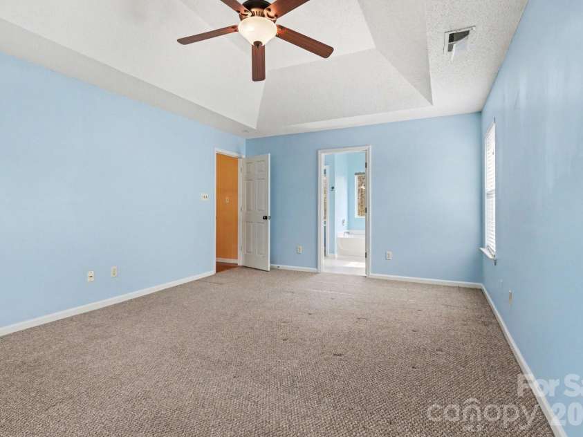 1941 Wilrose Place, Matthews, NC 28105.  MLS# CAR4326473, YatesRealty ID 6973. 