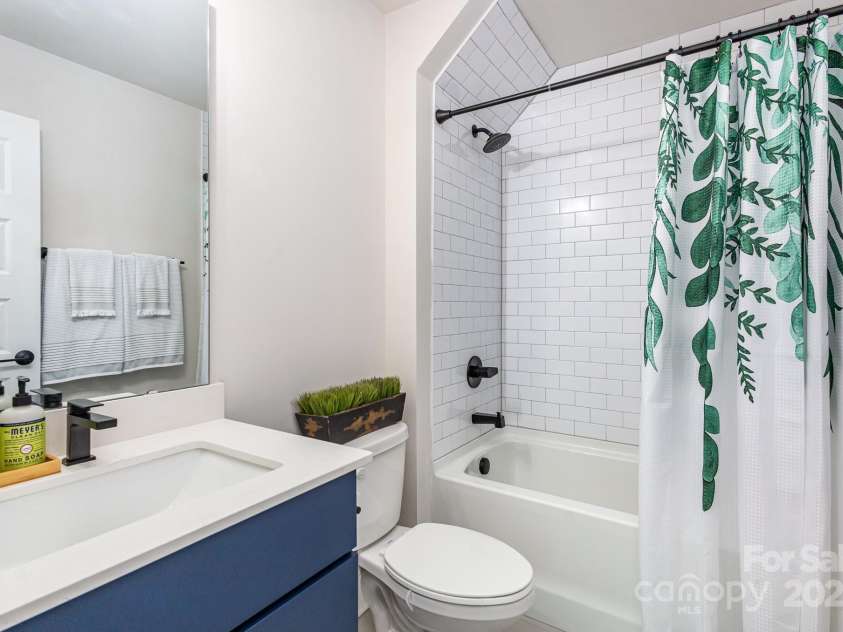 3526 Saker Lane, Charlotte, NC 28211.  MLS# CAR4242251, YatesRealty ID 6973. 