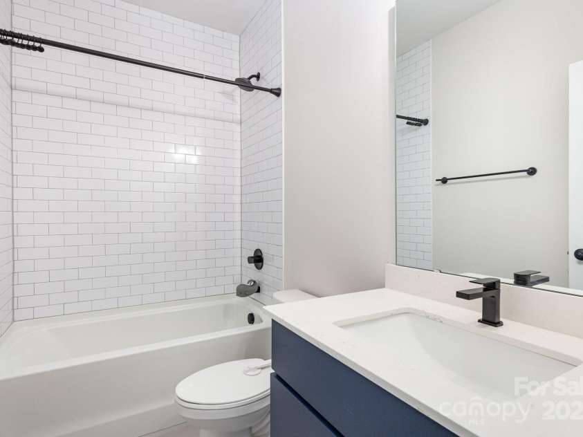 3526 Saker Lane, Charlotte, NC 28211.  MLS# CAR4242251, YatesRealty ID 6973. 