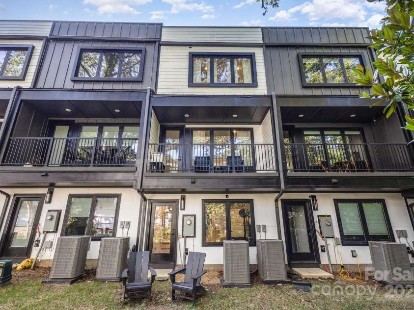 3526 Saker Lane, Charlotte, NC 28211.  MLS# CAR4242251, YatesRealty ID 6973. 