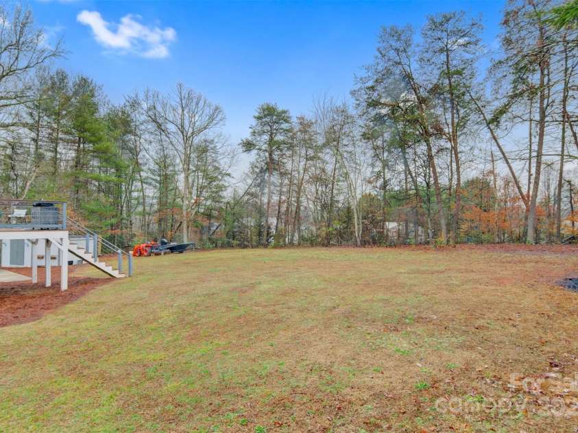 3541 Hezekiah Drive, Lenoir, NC 28645.  MLS# CAR4225336, YatesRealty ID 6974. 