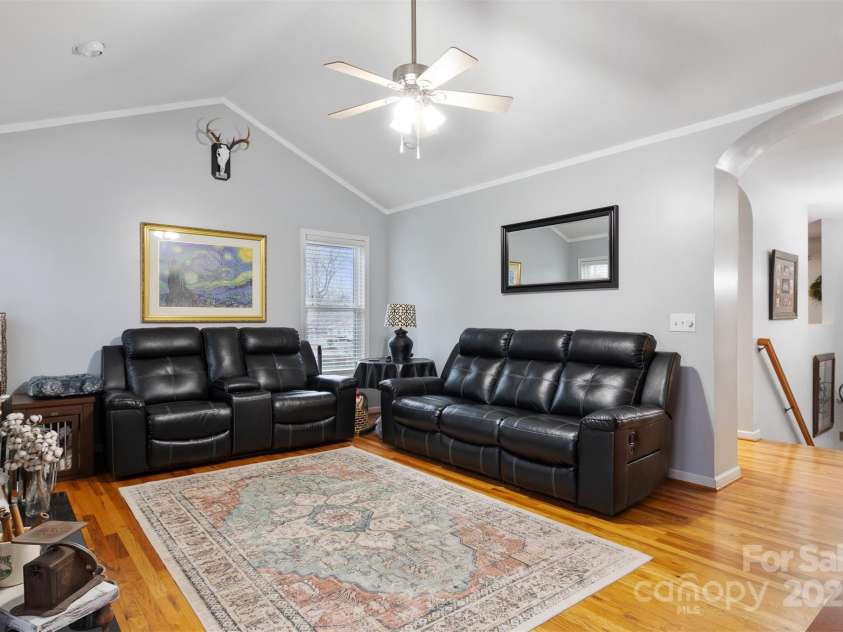 3541 Hezekiah Drive, Lenoir, NC 28645.  MLS# CAR4225336, YatesRealty ID 6974. 