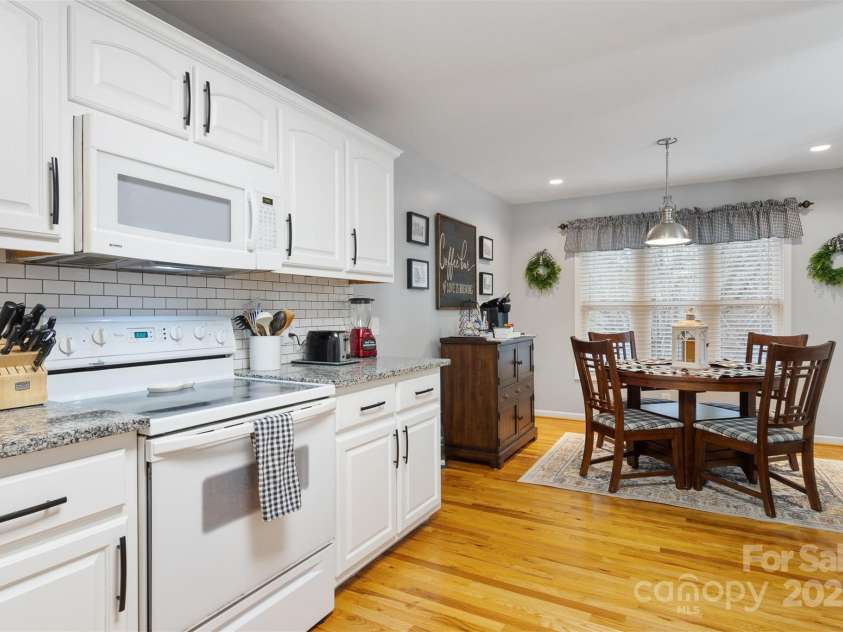 3541 Hezekiah Drive, Lenoir, NC 28645.  MLS# CAR4225336, YatesRealty ID 6974. 