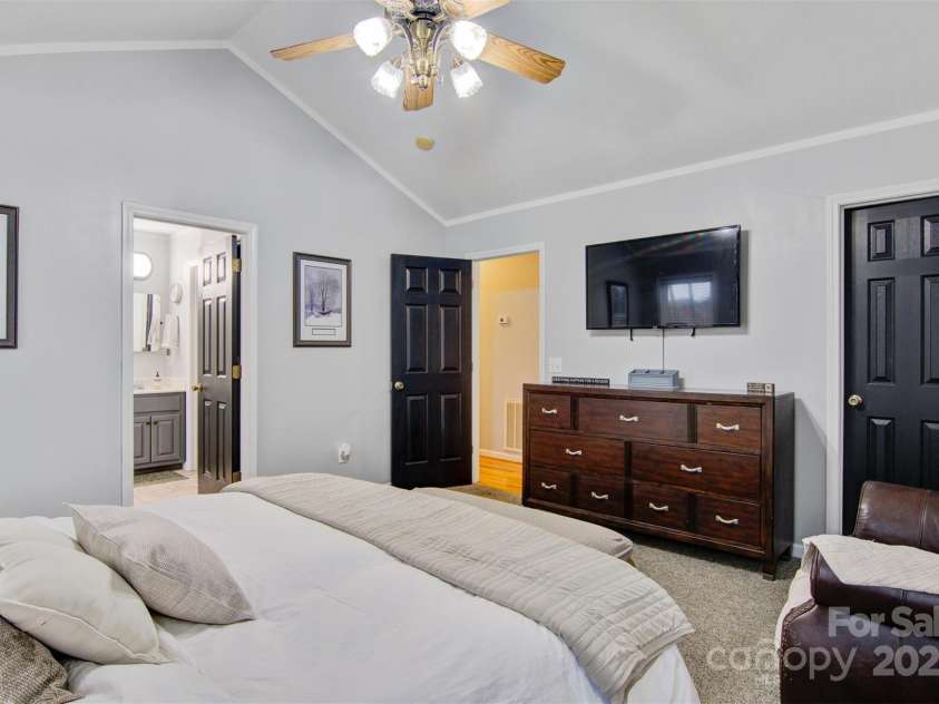 3541 Hezekiah Drive, Lenoir, NC 28645.  MLS# CAR4225336, YatesRealty ID 6974. 