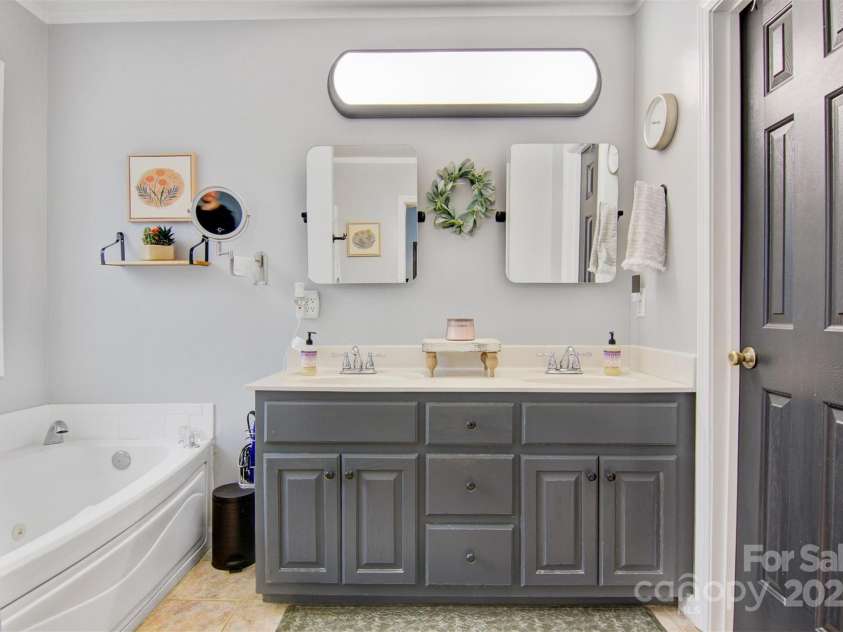 3541 Hezekiah Drive, Lenoir, NC 28645.  MLS# CAR4225336, YatesRealty ID 6974. 