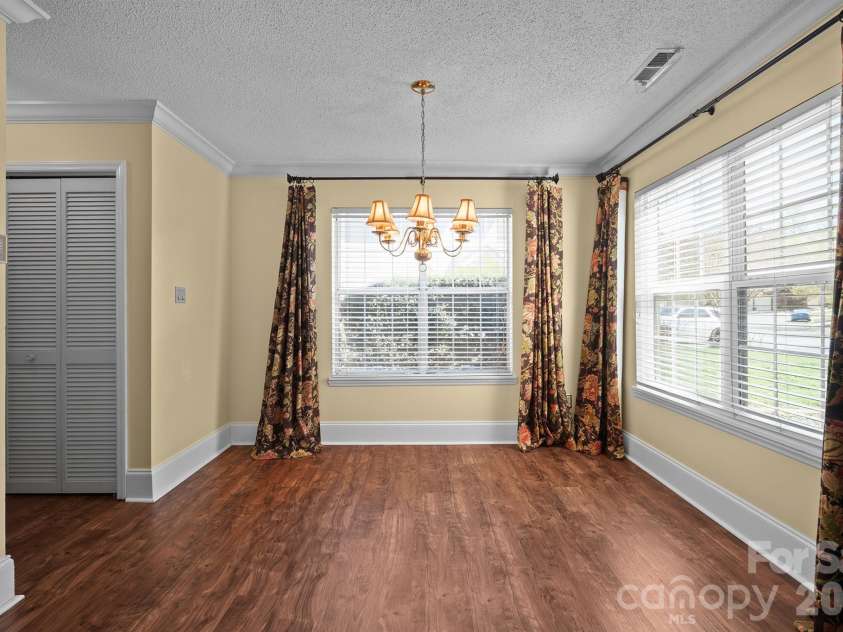 5805 Amity Springs Drive, Charlotte, NC 28212.  MLS# CAR4357438, YatesRealty ID 6974. 