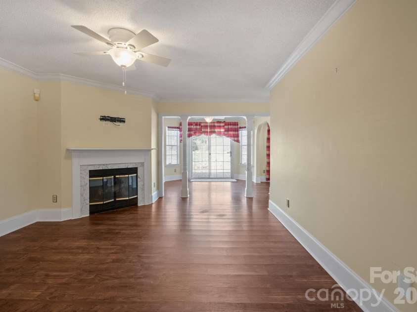 5805 Amity Springs Drive, Charlotte, NC 28212.  MLS# CAR4357438, YatesRealty ID 6974. 