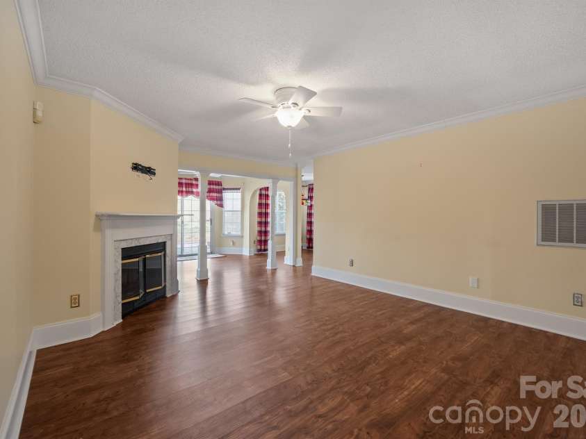 5805 Amity Springs Drive, Charlotte, NC 28212.  MLS# CAR4357438, YatesRealty ID 6974. 