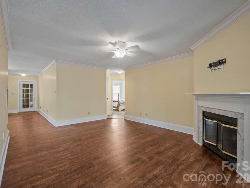 5805 Amity Springs Drive, Charlotte, NC 28212.  MLS# CAR4357438, YatesRealty ID 6974. 