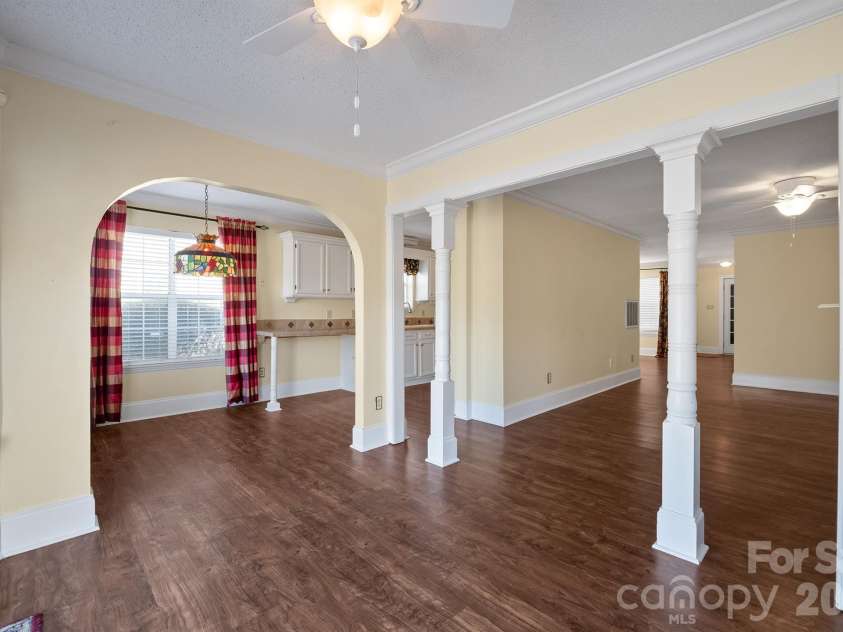 5805 Amity Springs Drive, Charlotte, NC 28212.  MLS# CAR4357438, YatesRealty ID 6974. 