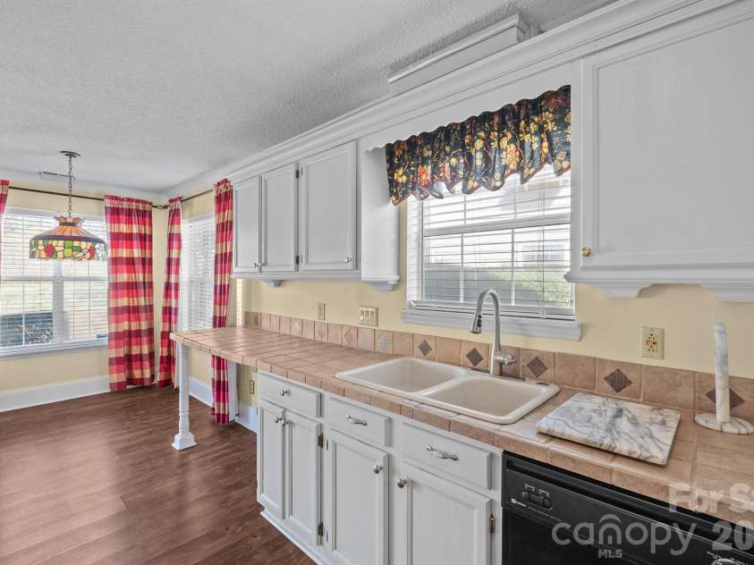5805 Amity Springs Drive, Charlotte, NC 28212.  MLS# CAR4357438, YatesRealty ID 6974. 