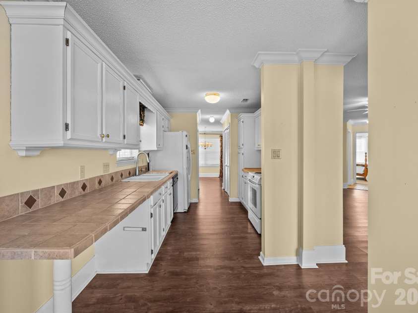 5805 Amity Springs Drive, Charlotte, NC 28212.  MLS# CAR4357438, YatesRealty ID 6974. 
