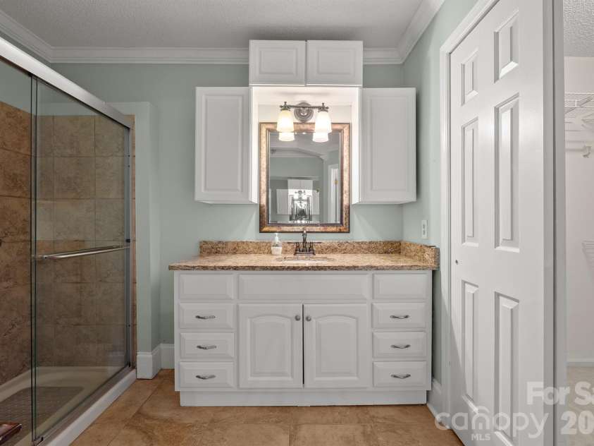 5805 Amity Springs Drive, Charlotte, NC 28212.  MLS# CAR4357438, YatesRealty ID 6974. 