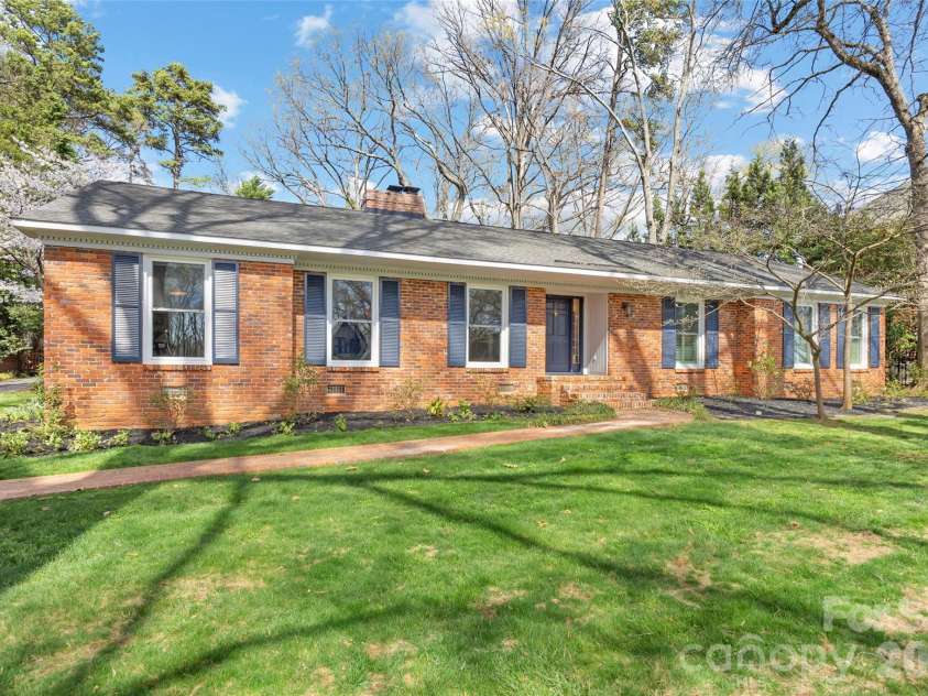401 Glen Oaks Road, Charlotte, NC 28270.  MLS# CAR4356636, YatesRealty ID 6975. 