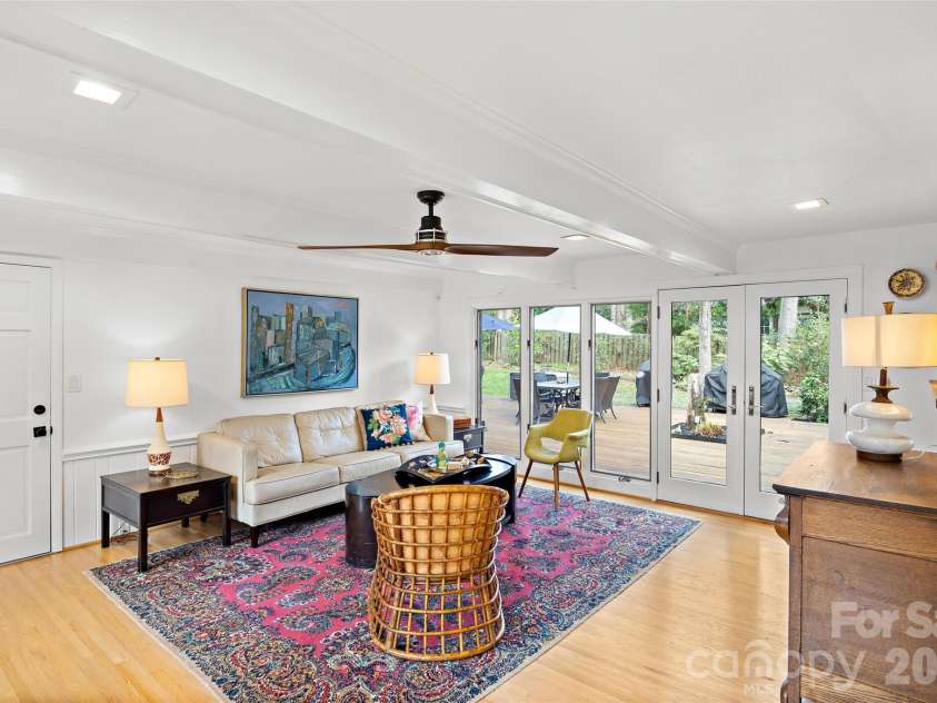 401 Glen Oaks Road, Charlotte, NC 28270.  MLS# CAR4356636, YatesRealty ID 6975. 