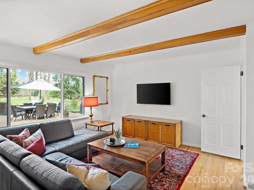 401 Glen Oaks Road, Charlotte, NC 28270.  MLS# CAR4356636, YatesRealty ID 6975. 