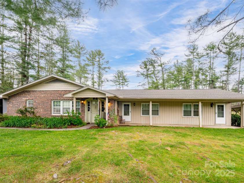 621 A,B,C & 623 Price Road, Hendersonville, NC 28739.  MLS# CAR4246708, YatesRealty ID 6975. 