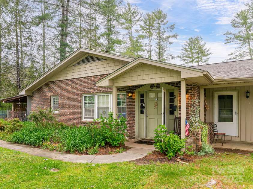 621 A,B,C & 623 Price Road, Hendersonville, NC 28739.  MLS# CAR4246708, YatesRealty ID 6975. 