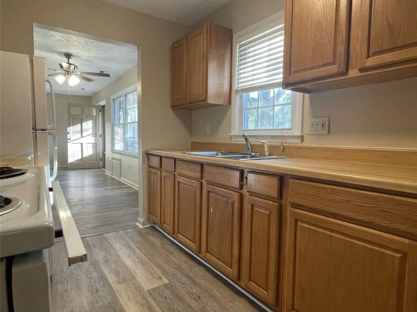 621 A,B,C & 623 Price Road, Hendersonville, NC 28739.  MLS# CAR4246708, YatesRealty ID 6975. 